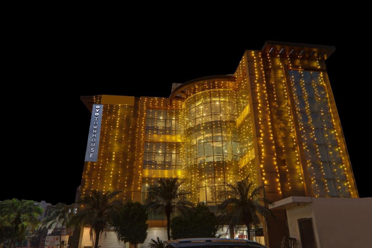 Townhouse 1150 Hotel Dayal Palace Chinhat Εξωτερικό φωτογραφία