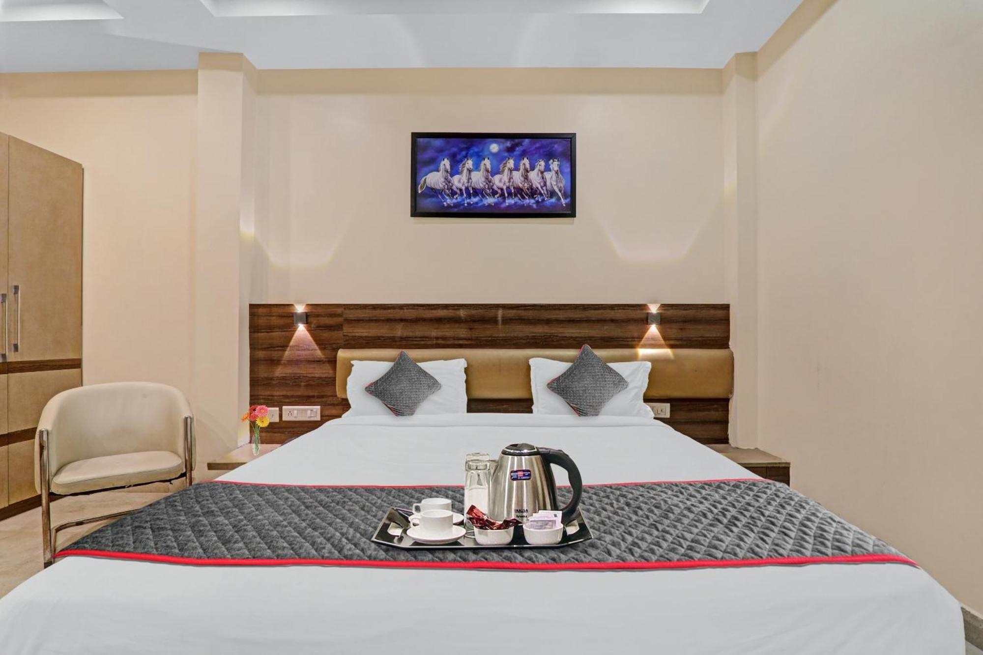 Townhouse 1150 Hotel Dayal Palace Chinhat Εξωτερικό φωτογραφία