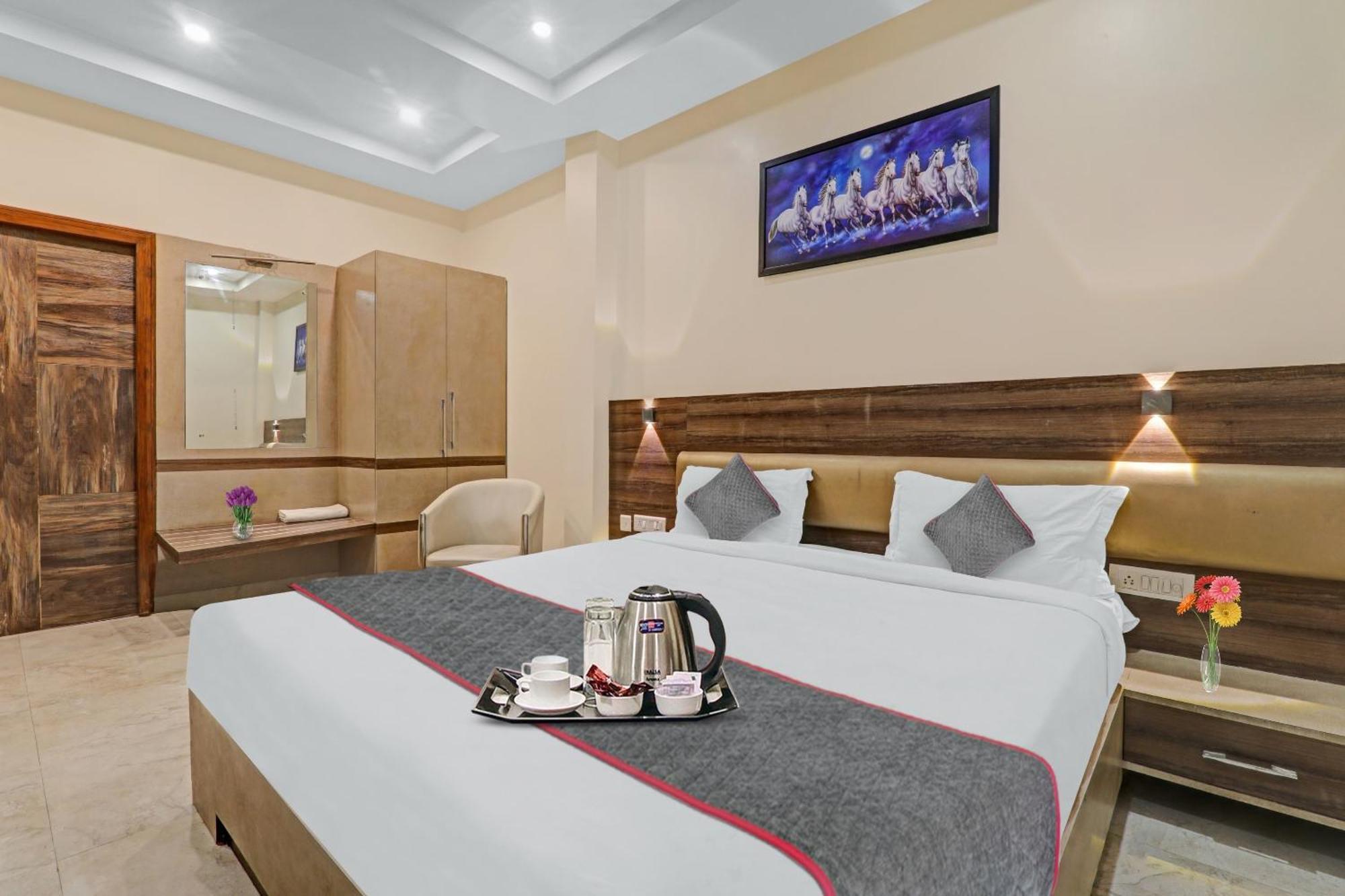 Townhouse 1150 Hotel Dayal Palace Chinhat Εξωτερικό φωτογραφία