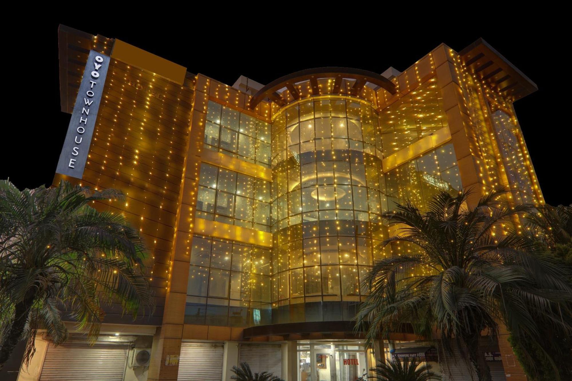 Townhouse 1150 Hotel Dayal Palace Chinhat Εξωτερικό φωτογραφία