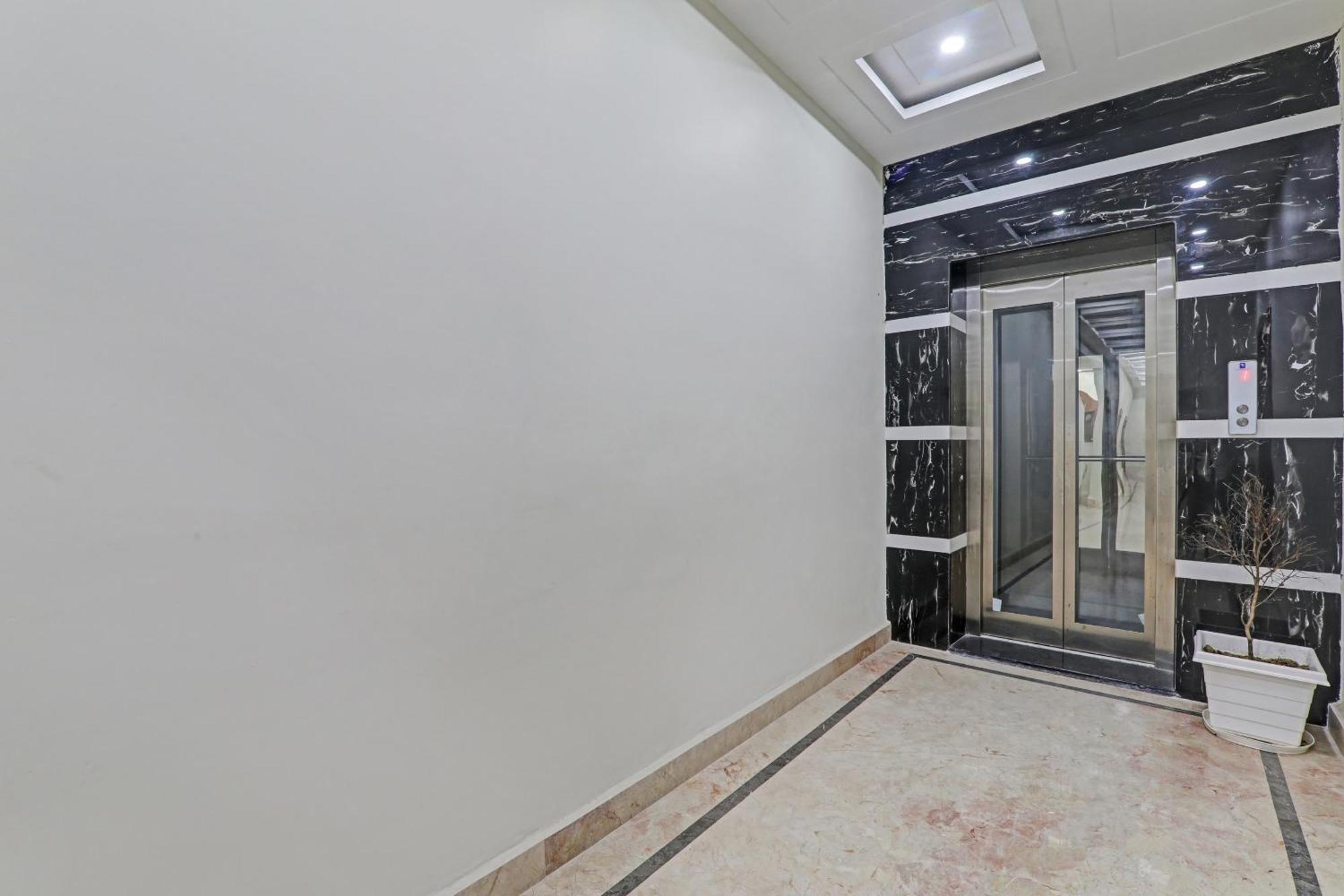 Townhouse 1150 Hotel Dayal Palace Chinhat Εξωτερικό φωτογραφία