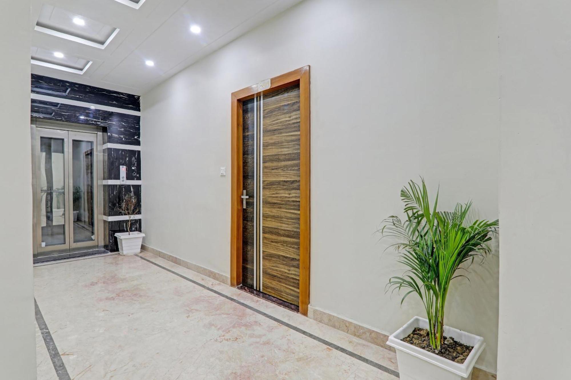 Townhouse 1150 Hotel Dayal Palace Chinhat Εξωτερικό φωτογραφία